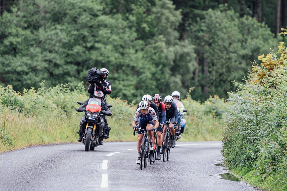 Archibald battles to top ten as Cavendish and Towers win in Castle