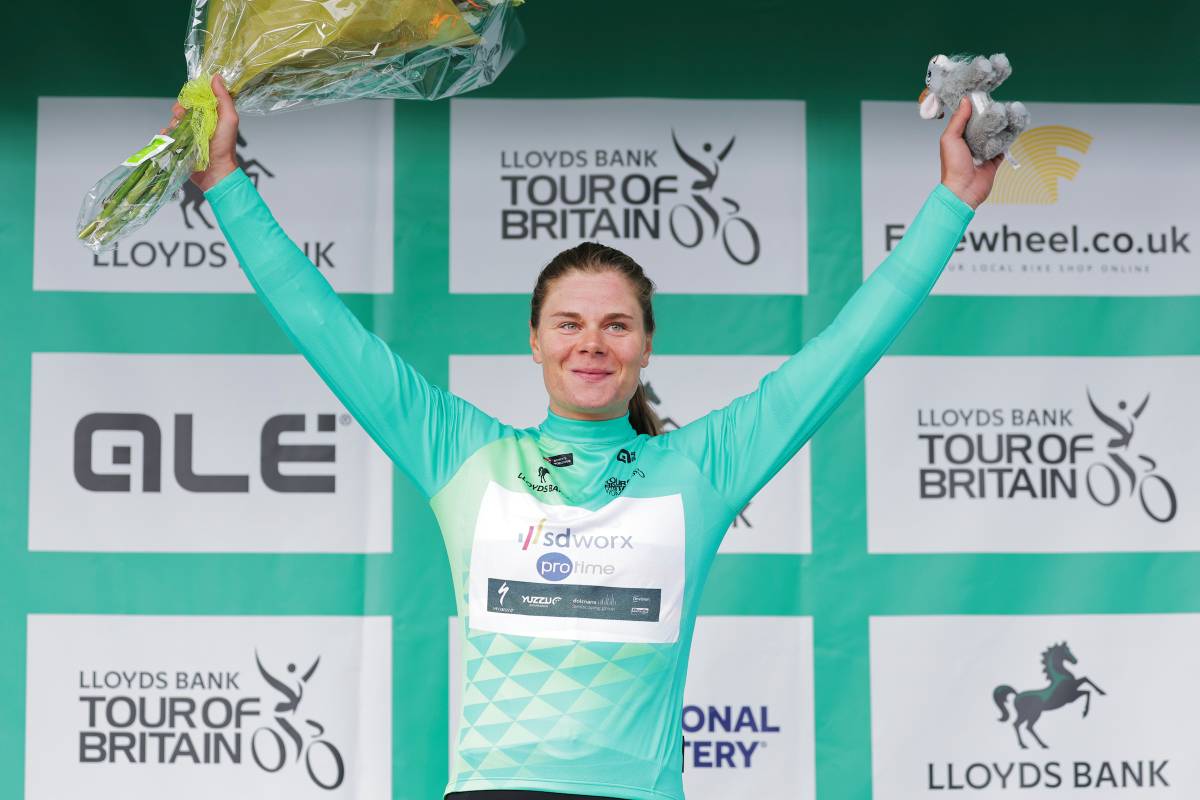 Kopecky clinches victory at opening stage of 2024 Lloyds Bank Tour of ...