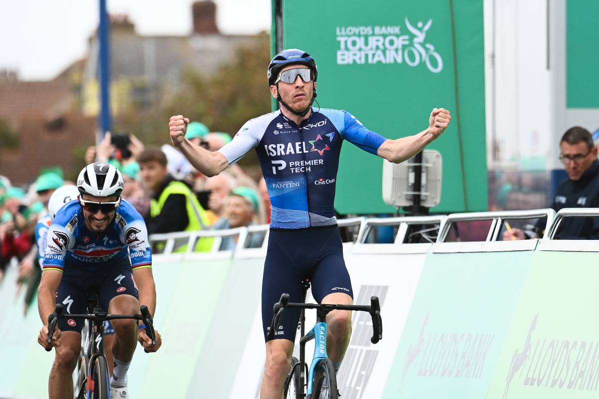 Williams powers to stage two Lloyds Bank Tour of Britain Men victory in