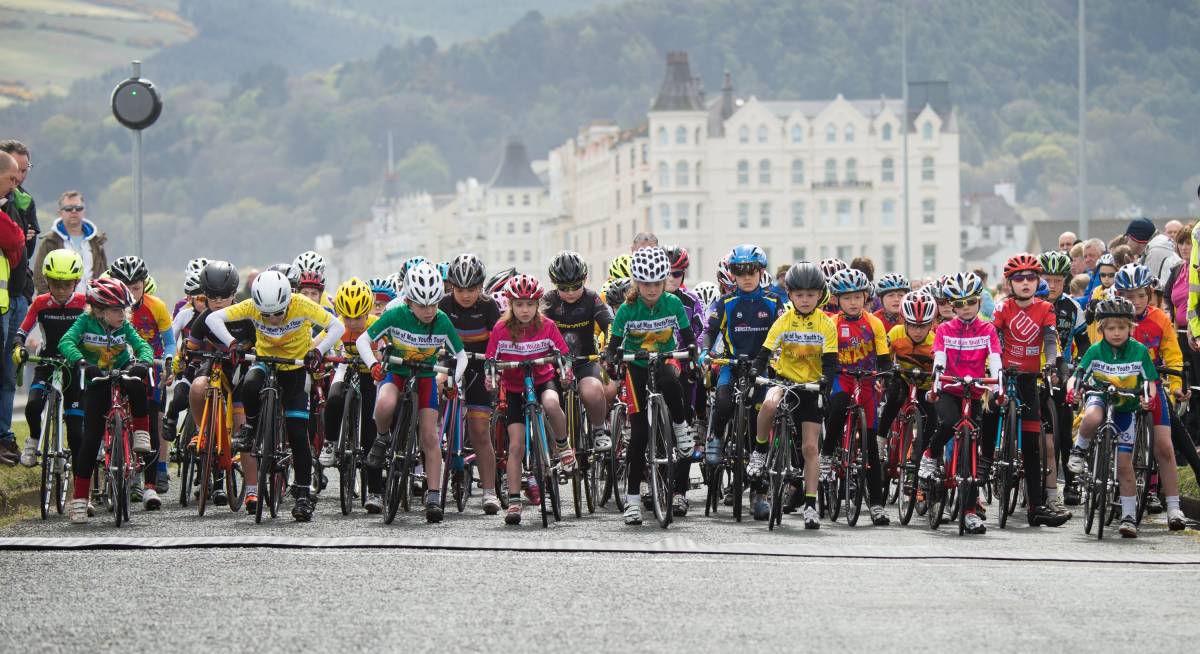 Final stage provides thrilling action at Isle of Man Youth Tour