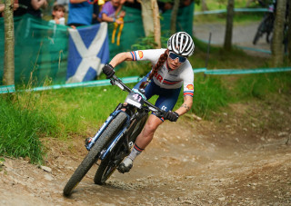 Isla Short competes at the 2023 UCI Cycling World Championships