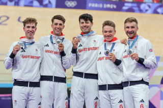 Men's team pursuit podium