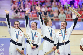 Women's team pursuit podium