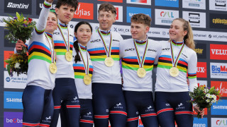 Relay rainbows: Great Britain become team relay world champions on day one of the 2025 UCI Cyclo-cross World Championships