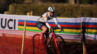 Two top 20 finishes for junior women debutants on day two of the 2025 UCI Cyclo-cross world championships