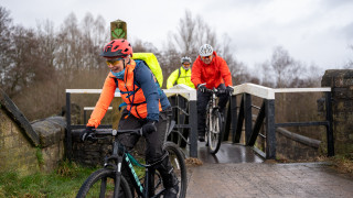 Top tips for keeping your hands warm on the bike